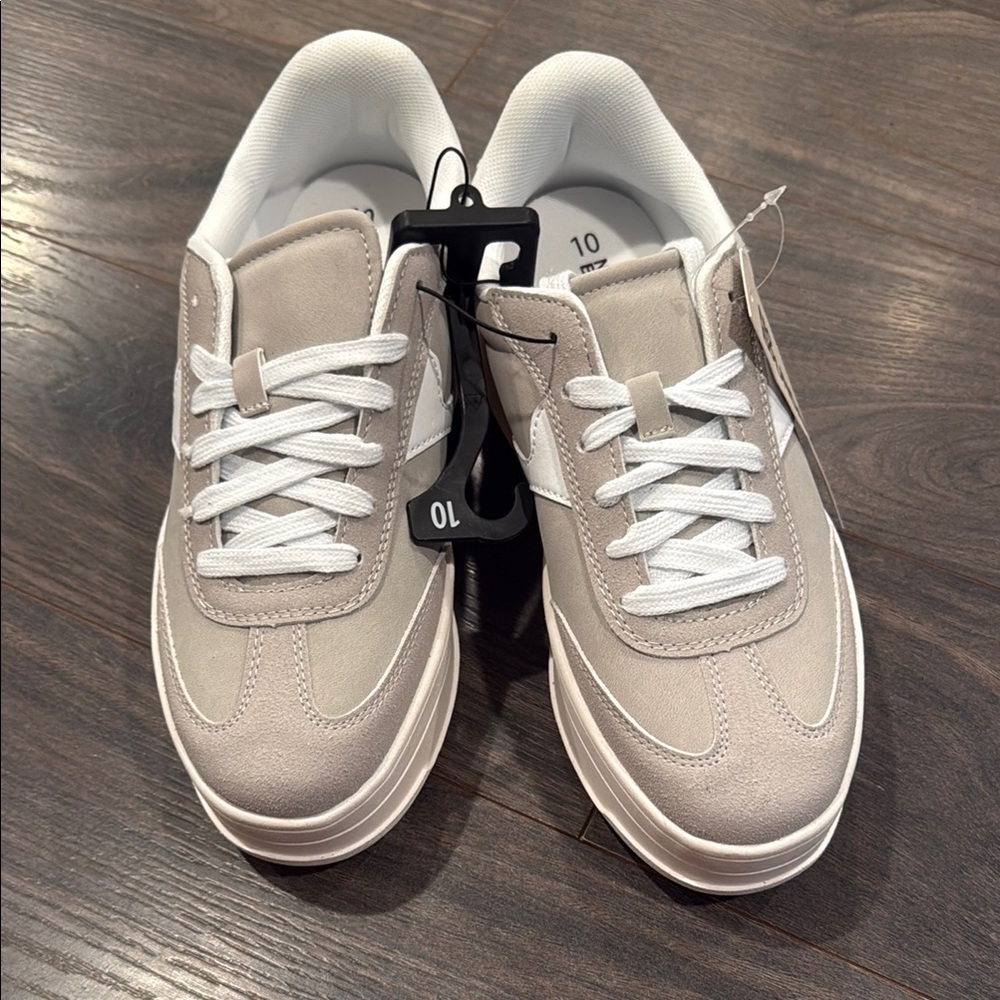 No Boundaries Men's Beige and White Sneakers